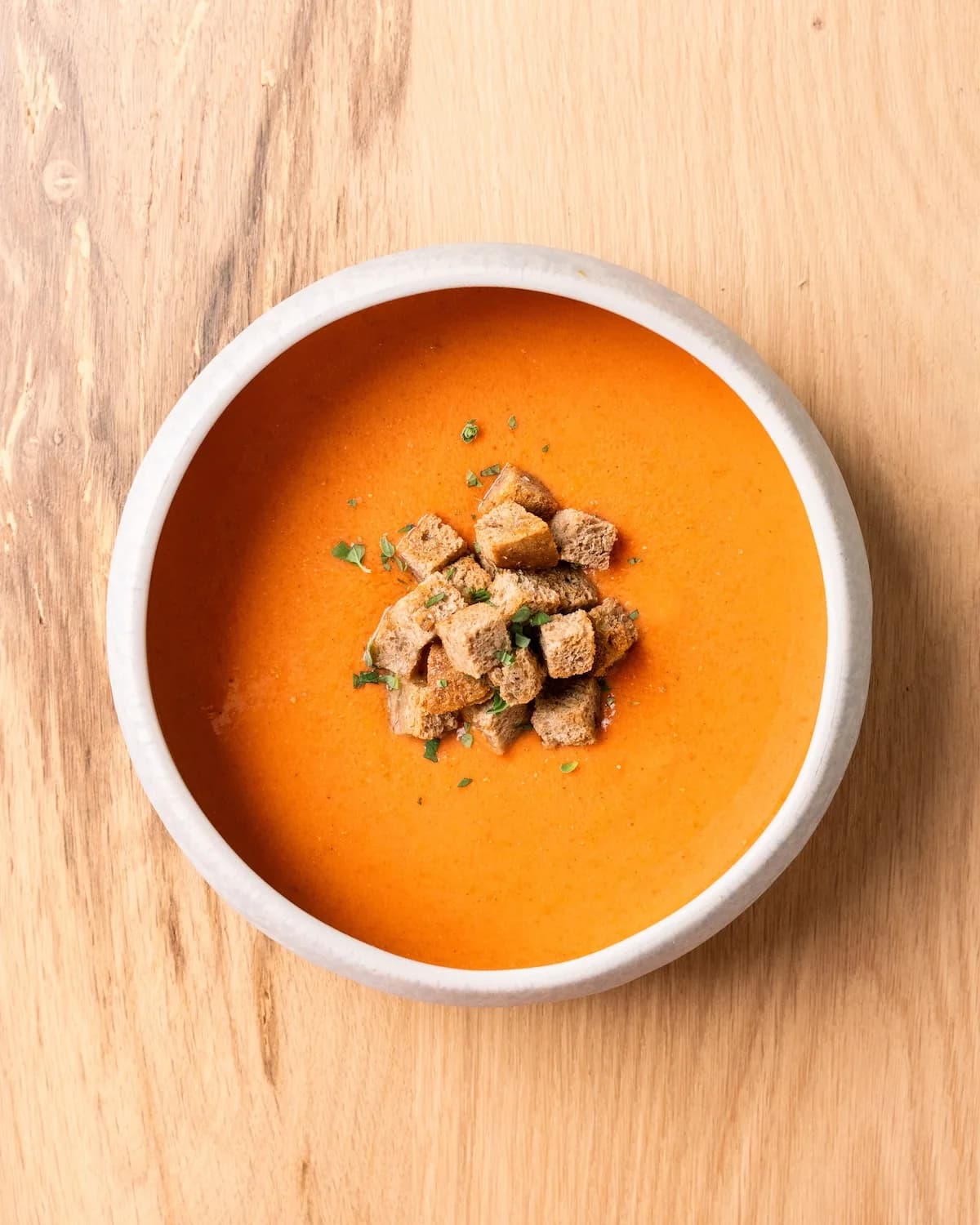 Gazpacho con pomodori, cetriolo e peperone rosso